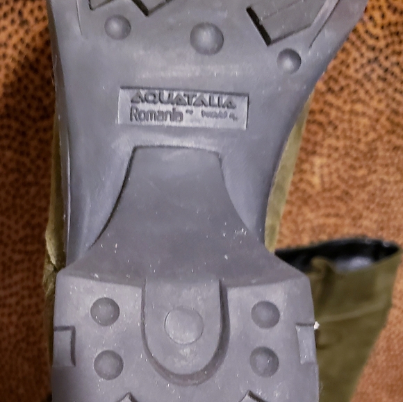 Olive Green Sueded Leather, AQUATALIA Boots - Picture 8 of 8